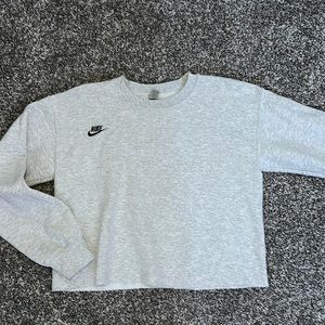 Embroidered Cropped Crewneck